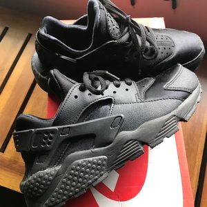 Women’s size 5.5 Nike Huaraches LIKE NEW